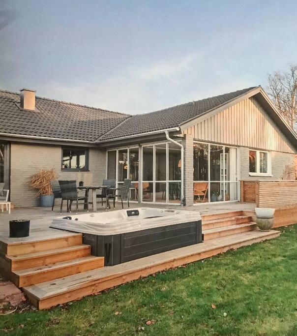 Wunderbares Feriendomizil Mit Whirlpool Villa Sölvesborg Exteriör bild